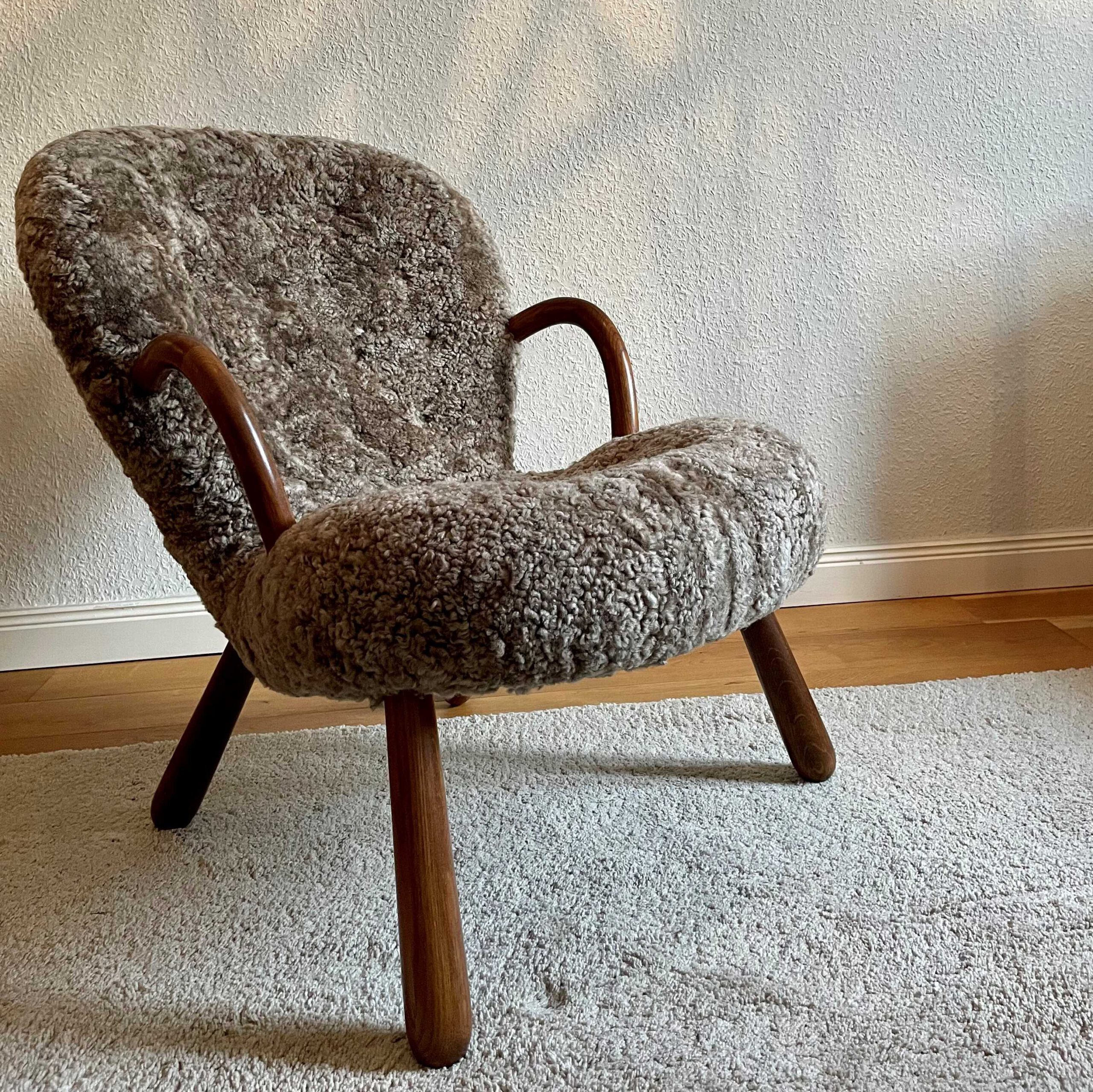 The Clam Chair by Arnold Madsen